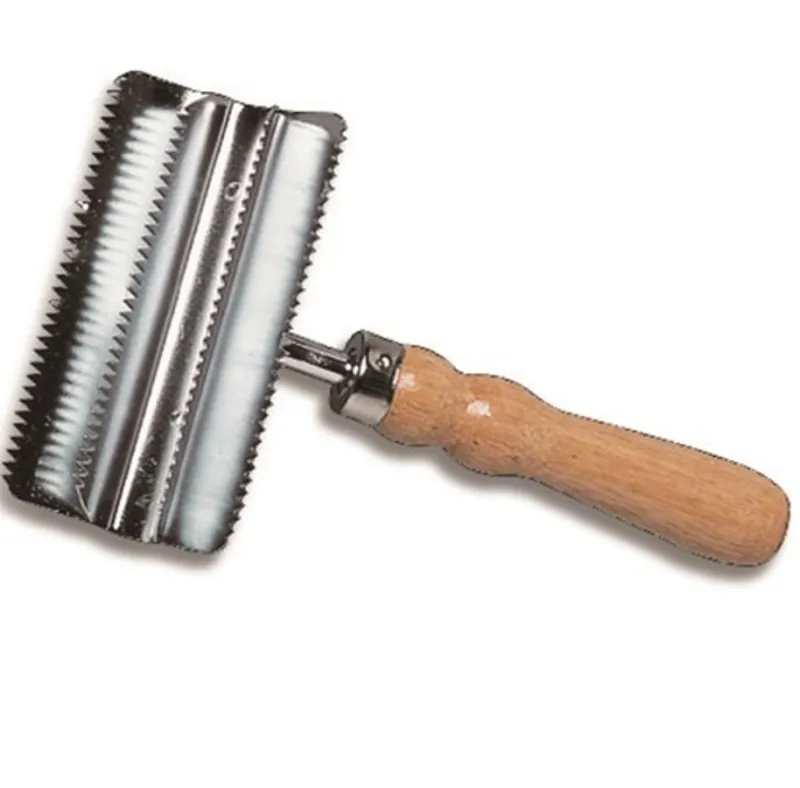 Hucklesby Small Metal Curry Comb